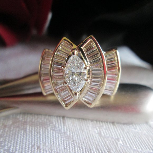 ππΉπ LADYβS GENUINE-AUTHENTIC 14K YELLOW GOLD DIAMOND RING β SIZE 4.5 ππΉπ - Picture 3 of 16